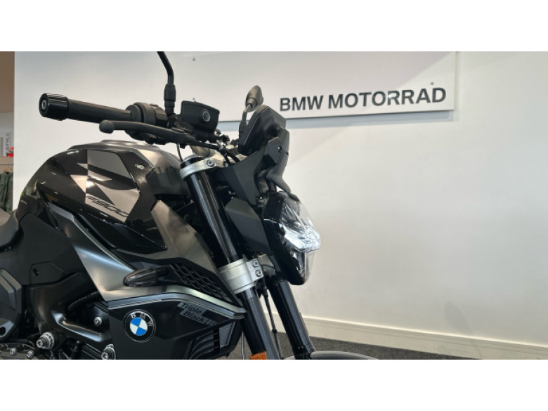 BMW F900 R